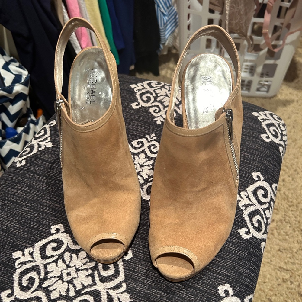 Michael Kors Peep Toe